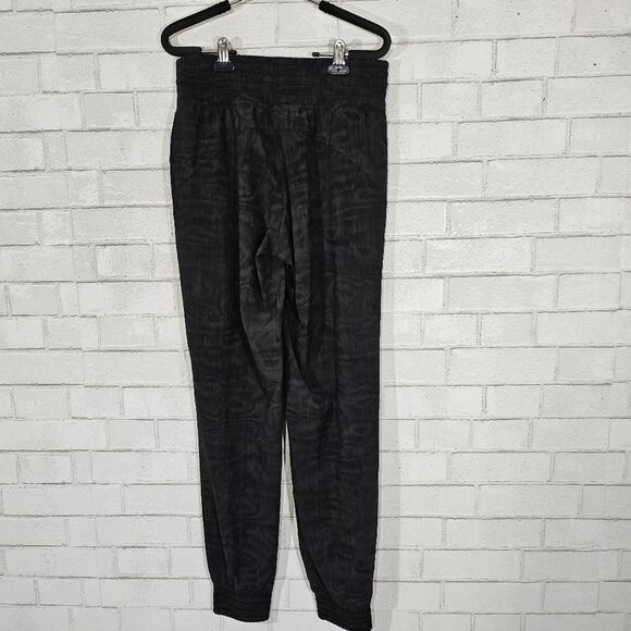Athleta Camden Printed Joggers in Black Moire - Picture 7 of 10
